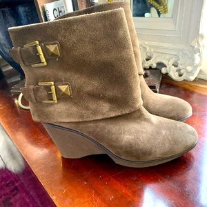 B. Mokowski Stud & buckle wedge suede Rock & Roll booties ⭐️💫⚡️